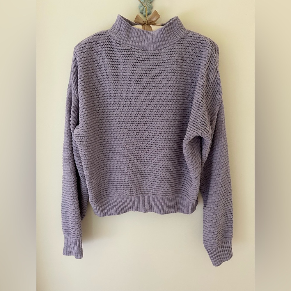 Hollister Mock Neck Oversized Lavender Sweater
Size: Small
EUC - Picture 6 of 9